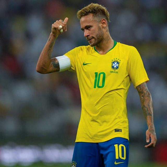 这是中后卫？范德芬长途奔袭神似孙兴慜的普斯卡什奖进球