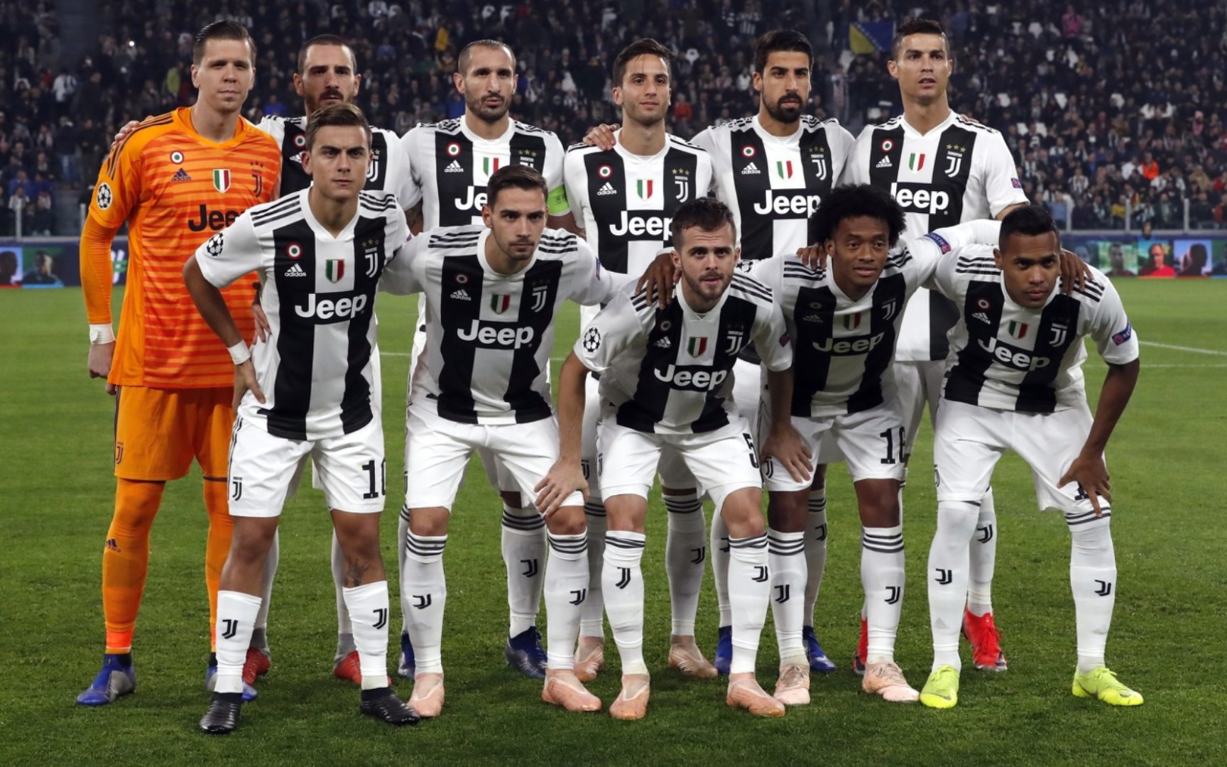 足球世界杯吉祥物亮相，造型引网友热评