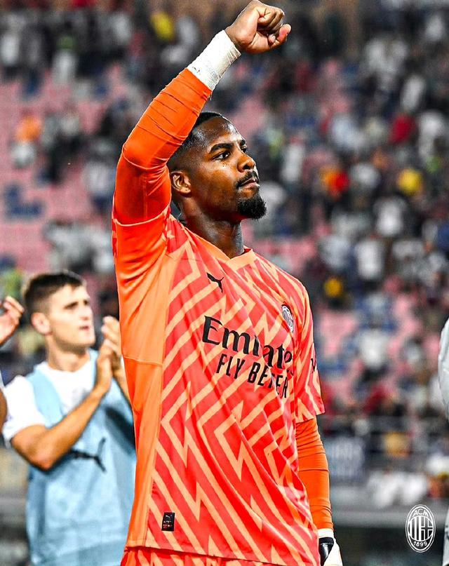 阿斯：塞维利亚冬窗想补强锋线，有意多特前锋法比奥-席尔瓦