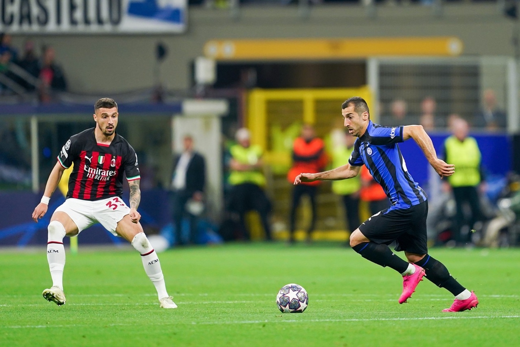 湖人半场高效，两项命中率均超5成，两队狂轰16记三分