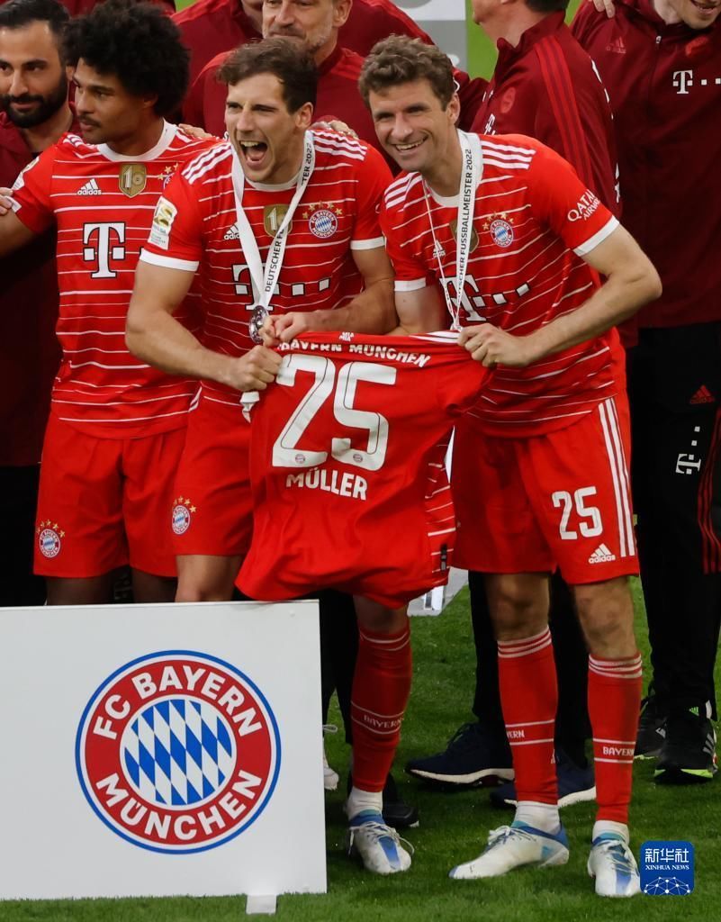 看完曼联vs埃弗顿中b费的触球集锦，拉爵还是把他卖了吧