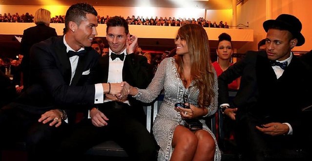 埃孔：尼日利亚足协结清欠款，全队团结一心备战比赛（埃孔：尼日足协已结清欠款，球队上下同心备战）